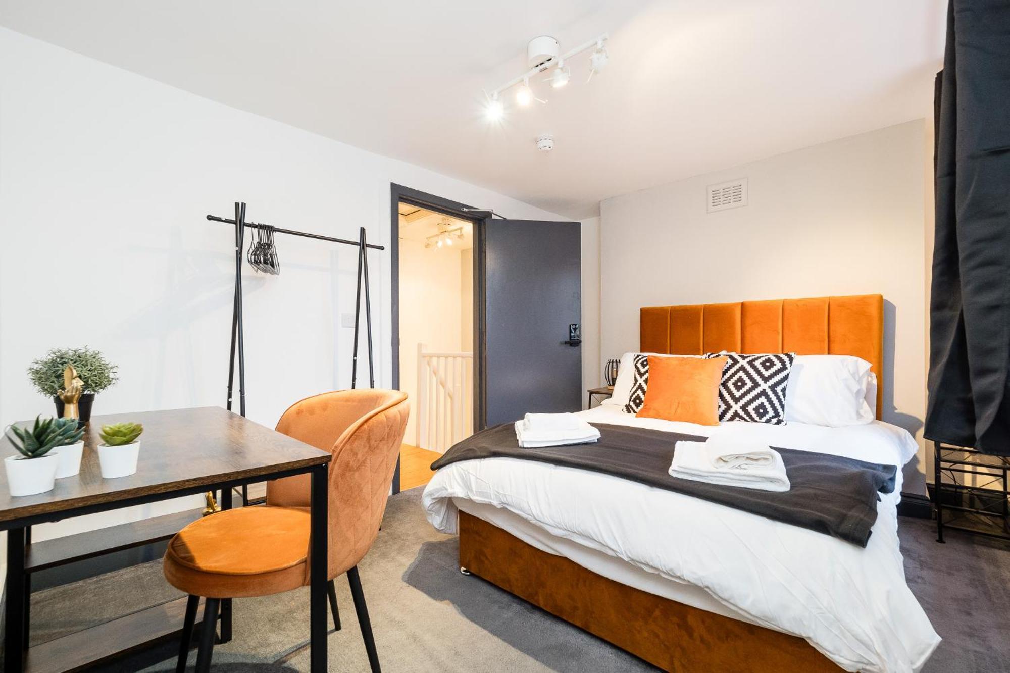 Spacious 6 Ensuite Bedroom House In Central Лондон Экстерьер фото