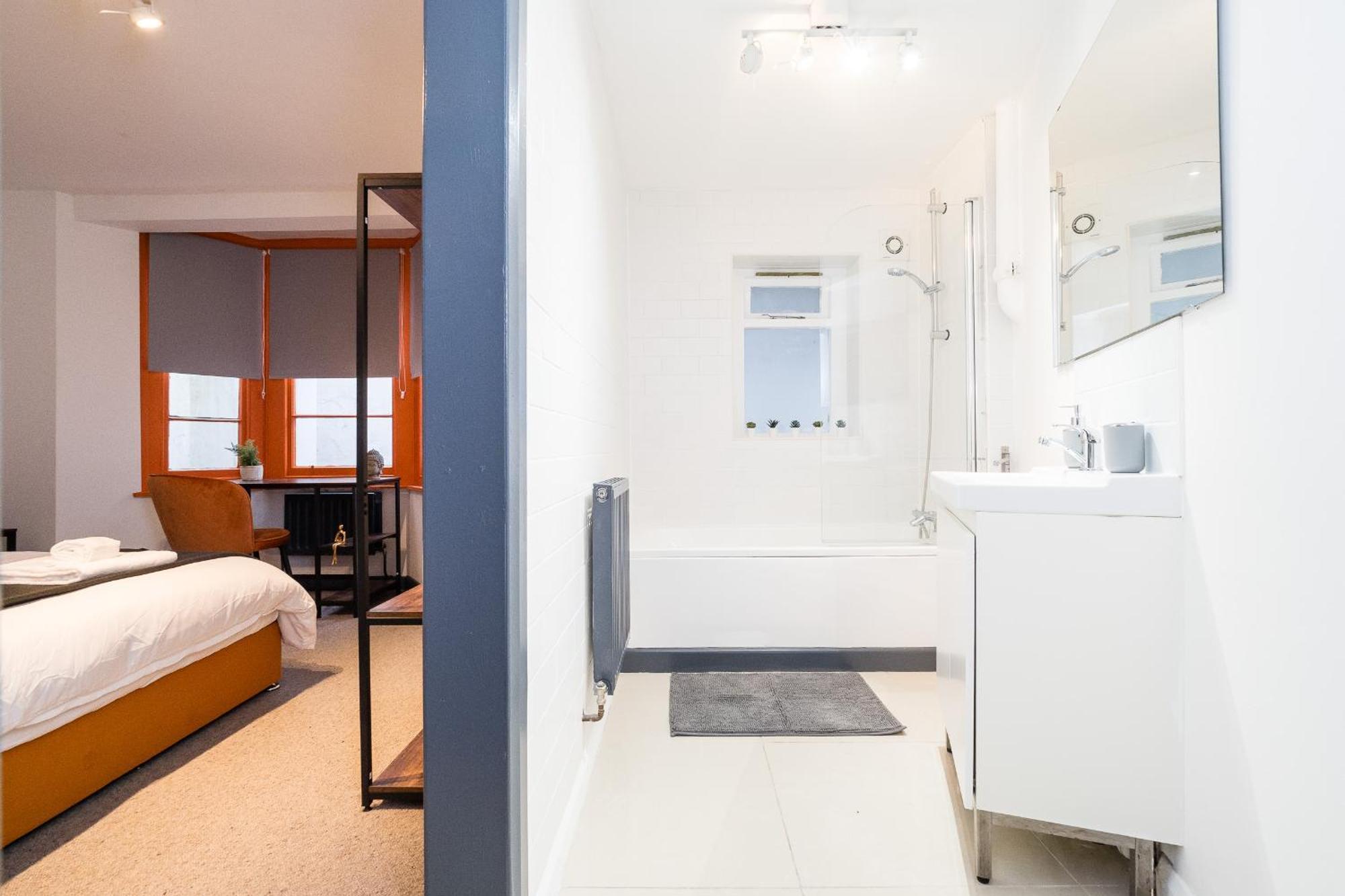 Spacious 6 Ensuite Bedroom House In Central Лондон Экстерьер фото